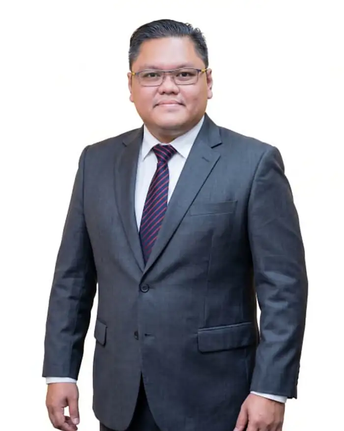 Paparan rumah pintar di atas meja dapur bersama plug dan sensor pintu, skrin tertutup